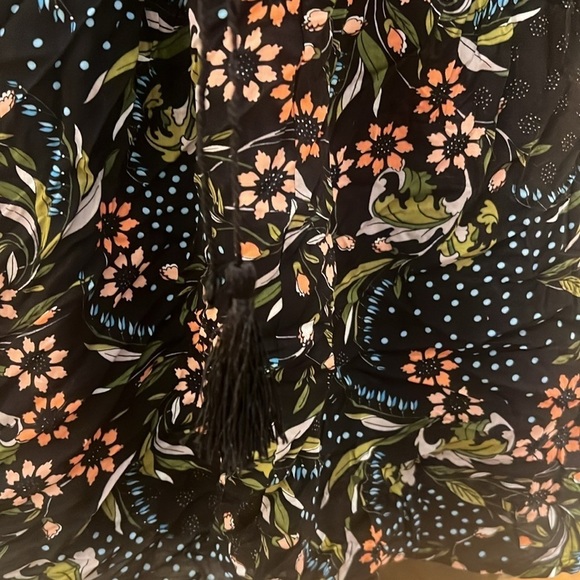 ModCloth Floral Flutter Sleeve Blouse​​ - Picture 3 of 4